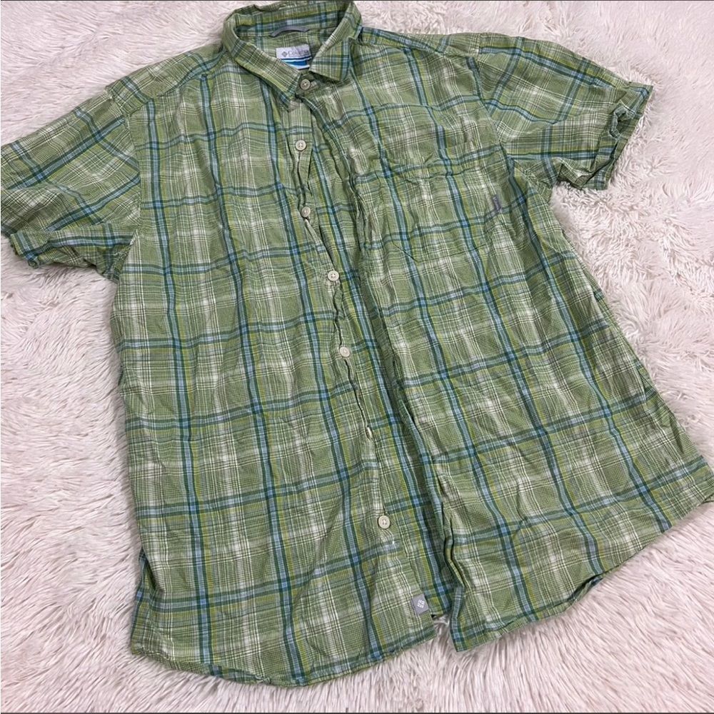 Columbia green button up L‎